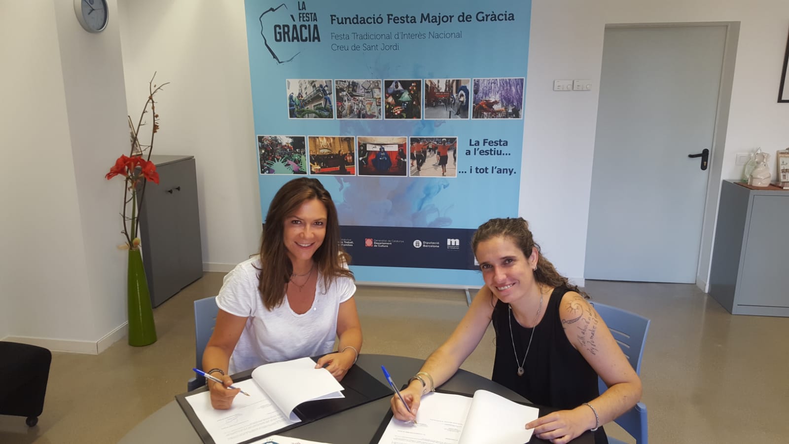 Signació conveni entre Fundació Festa Major de Gràcia i Casa Vicens